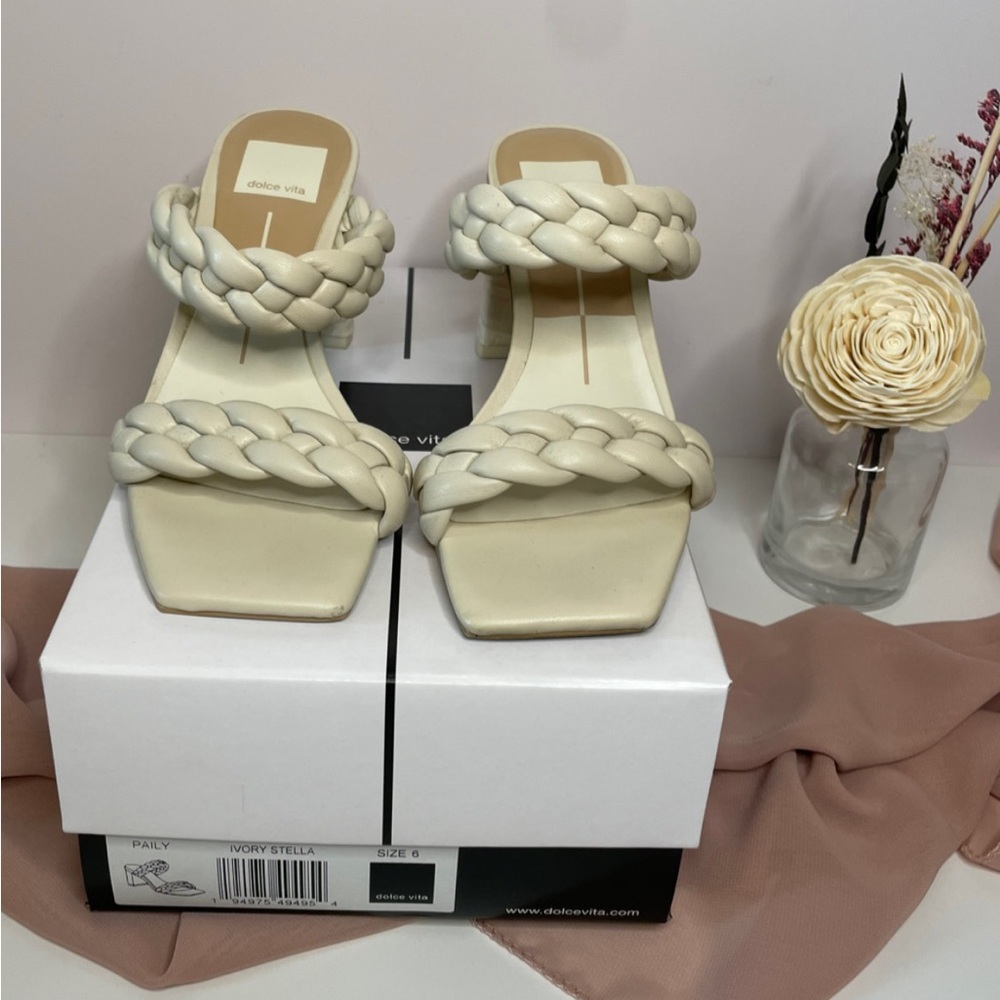 Dolce Vita Paily Ivory Stella’s Size 6!